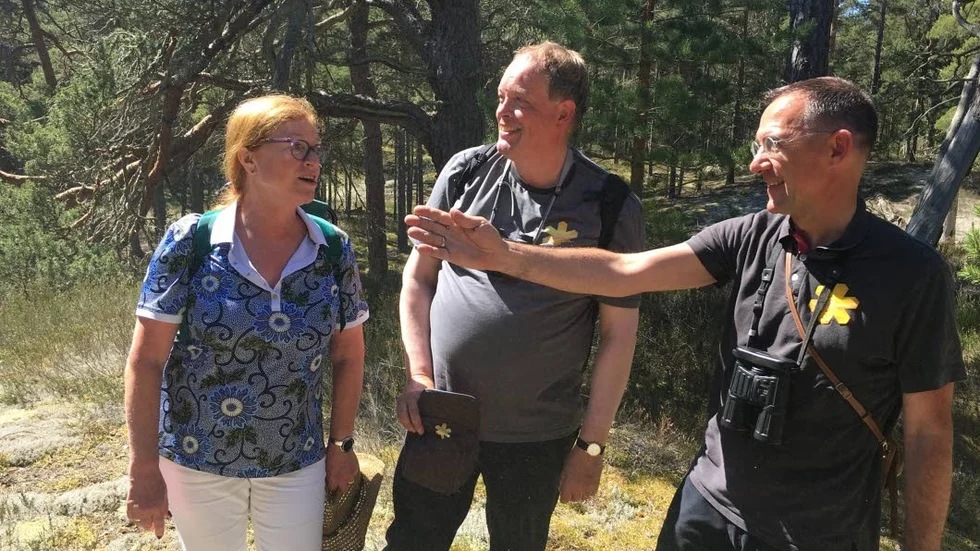 Invigning av nya skötselplanen för Gotska Sandön. Från vänster: Landshövdingen Cecilia Schelin Seidegård,  Naturvårdsverkets generaldirektör Björn Risinger och tillsynsmannen Petter Rimfors.