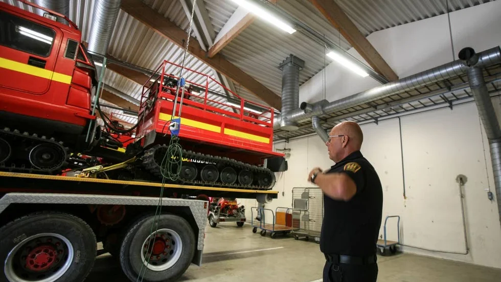 Bandvagnarna står lastade och transporteras omedelbart till terrängen när larmet går.