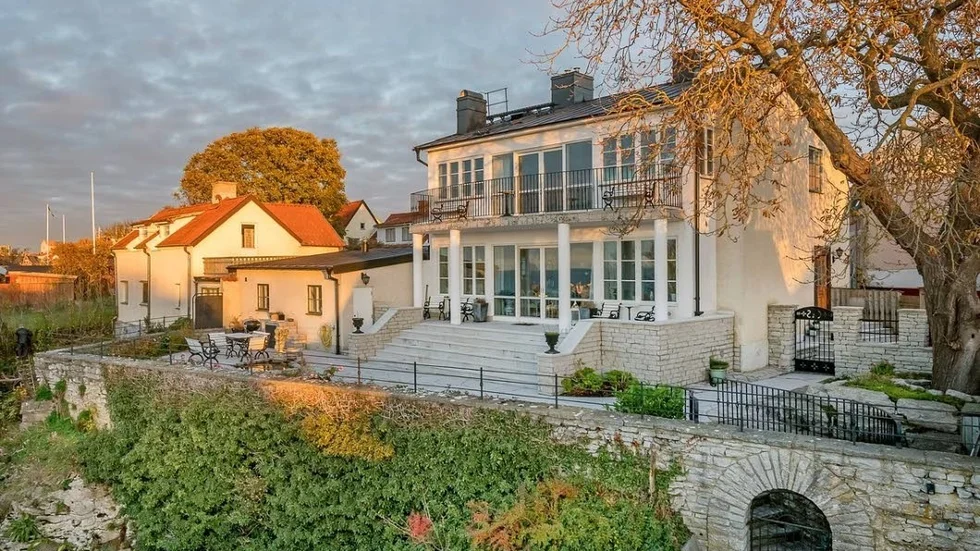 Utgångspriset på det spektakulära huset är satt till 16 miljoner kronor.