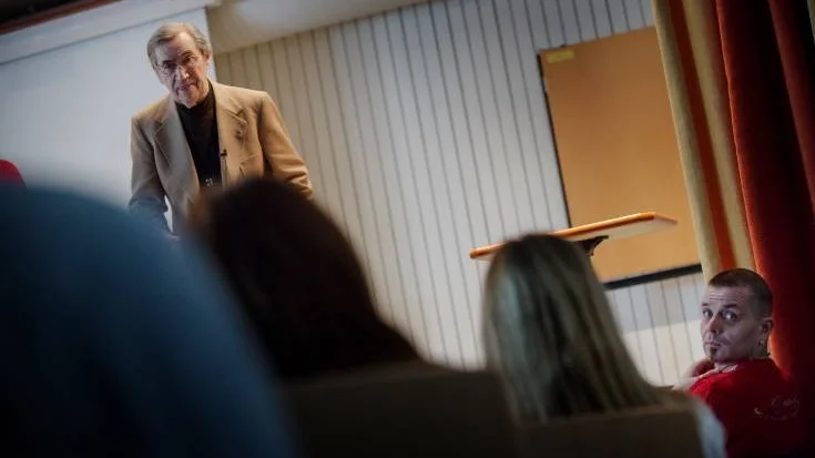Emerich Roth och Johnny Höglin pratade på Södervärnsskolan.