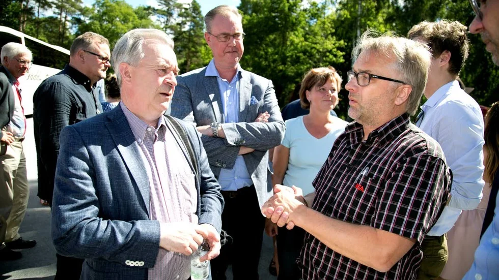 Landsbygdsministern Sven-Erik Bucht och Ica-handlaren Tomas Walfridsson.
