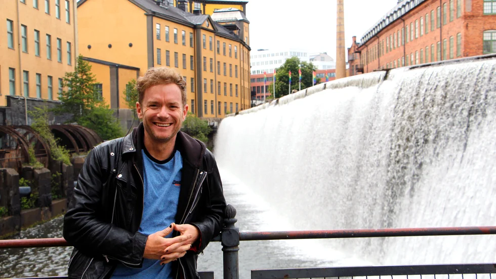 Borta bra, men Östergötland bäst... St Annasonen Peter Johansson firar 20-årsjubileum –som artist och musikalstjärna – på Husby Säteri den 29-31 juli. "Östgötskan? Det är den jag är. Det är här jag hör hemma. Jag är mer på låns till Stockholm", säger han.