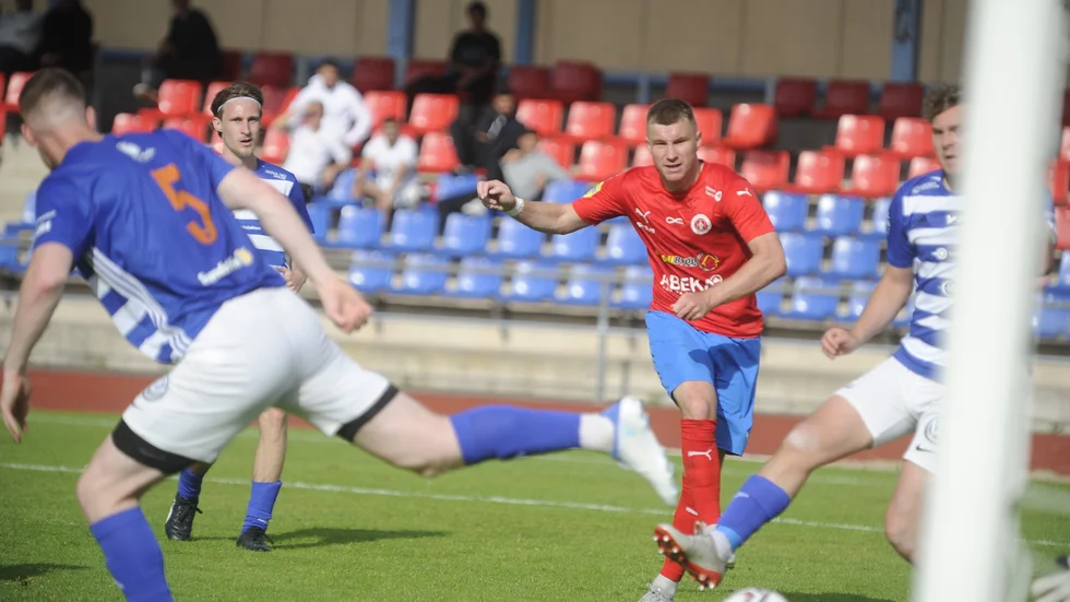 Oscar Karlsson gjorde två av de tre målen mot IFK Lidingö. "Mål är självfötroende" konstaterade han efter segern.