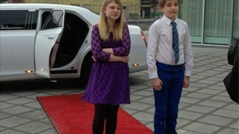 Mattias Levin och Elin Söderström är på väg in till tävlingen.