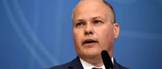 Regeringen hycklar om Polisens villkor
