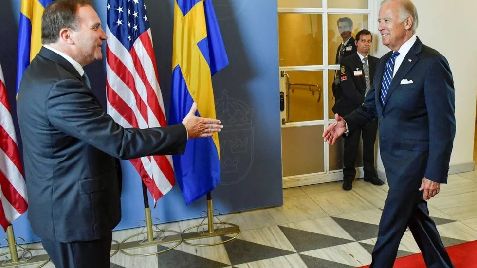 TOPPMÖTE. Statsminister Stefan Löfven välkomnar USA:S vicepresident JOe Biden.