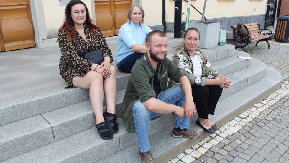 Socialisterna Välfärdspartiet i Västervik har en egen budget. Amalia Svensson, Sandra Andersson, Jacob Hoffsten och Jenny Svensson.