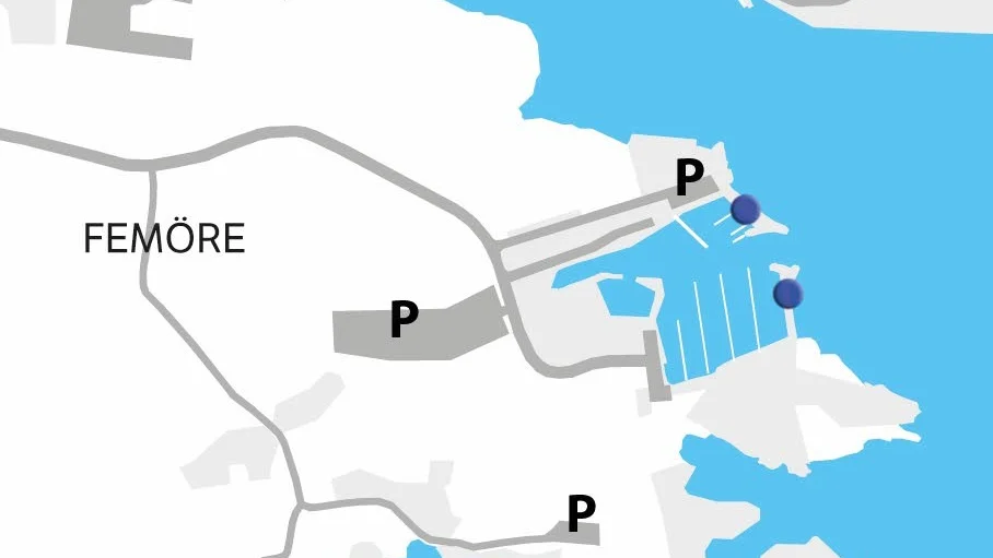 De blå cirklarna visar var det är bäst för åskådare att se starten av onsdagens off shore-race. Det finns tre ställen att parkera på, här markerade med stort P.