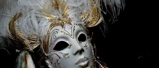 De lockar med italiensk karneval i vintermörkret
