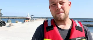 Tre personer i nattligt sjödrama