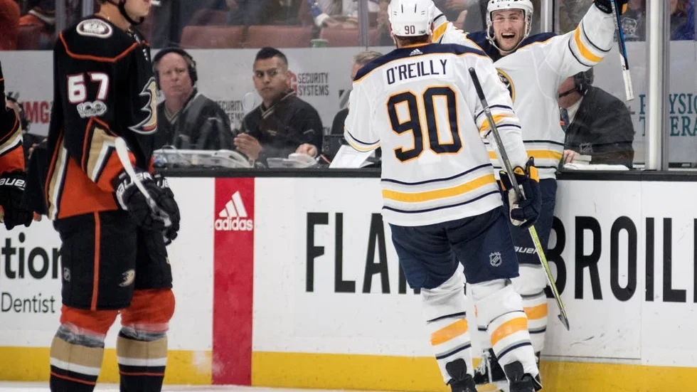 ENDA GÅNGEN. Höstens enda mål – i tom kasse mot Anaheim.