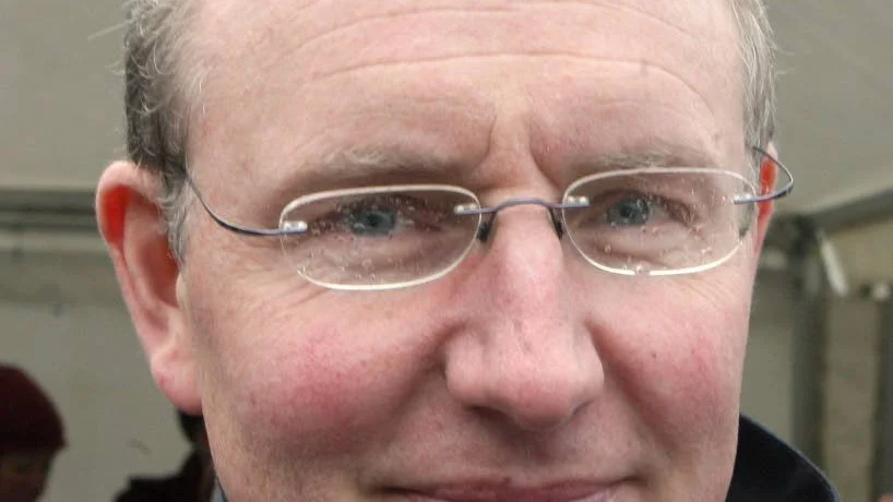 Satsar hemma. Göran Bylund, Anga, köper mark i hemsocknen.