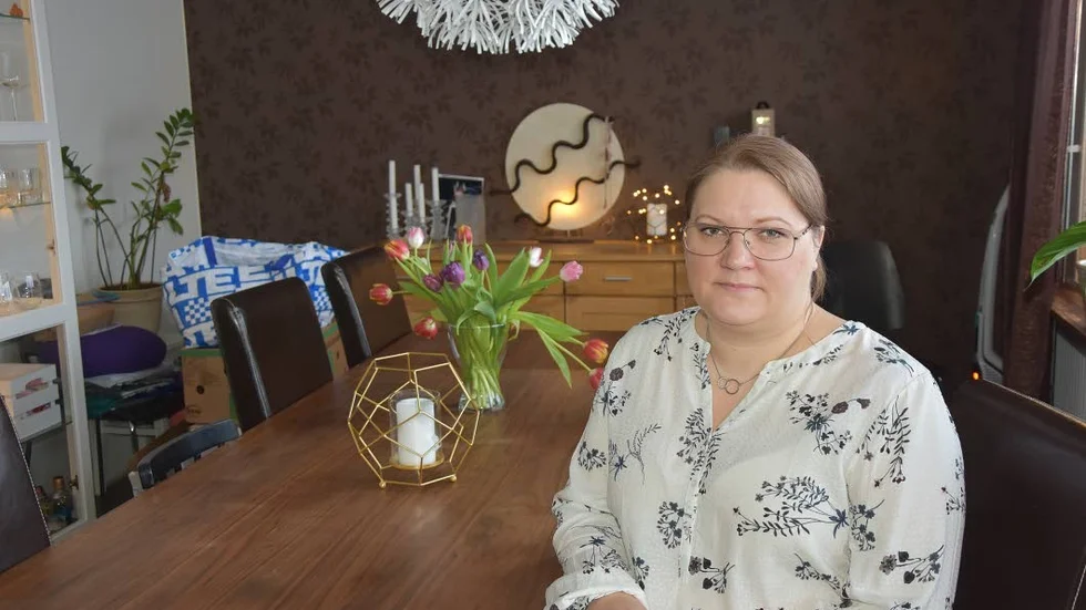 Inget val. Catrina Wikströms 7-årige son var ordentligt sjuk då hon tvingades ta honom till tandläkaren för att inte påföras en straffavgift för sen avbokning på 400 kronor. "Jag är arbetslös så för mig är det en stor utgift", säger hon.