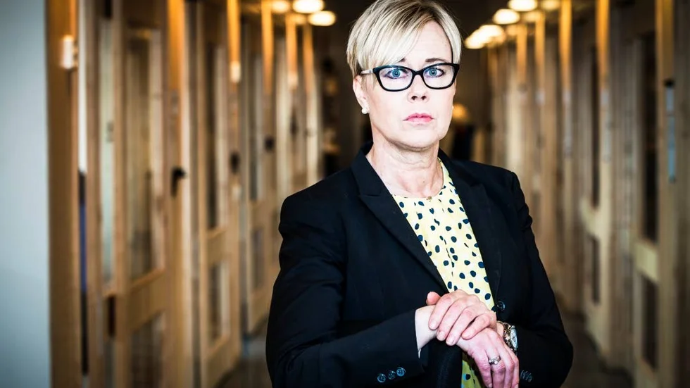 Misshandel. Kammaråklagare Ulrika Schönbeck påstår att den 24-årige mannen har slagit och sparkat sin sambo.