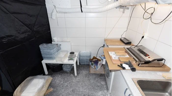 I huset i Askersunds kommun fanns en arbetsplats för tillverkning av amfetamin. (Bilden är hämtad ur förundersökningen.) 