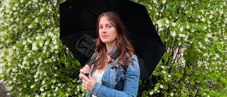 Augusta tar revansch med nya låten: "I själ och hjärta är jag nog någon sorts hippie"