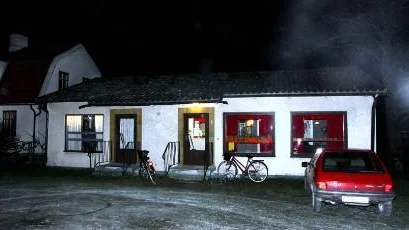 Att stänga fritidsgården i Lärbrooch kasta ut ungdomarna på gatan är ointelligent och naivt tycker insändarskribenten. foto: Bengan Zettergren/gt arkiv