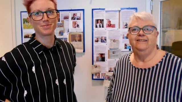 Dietist Malin Sand hälsas välkommen av ordförande Karin Nilsson.