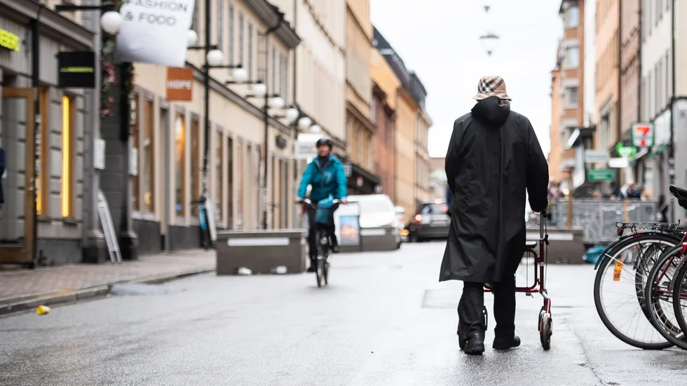 Möten mellan pensionärsorganisationer och politiska ungdomsförbund skulle kunna resultera i konstruktiva politiska beslut, skriver Harald Nordlund.