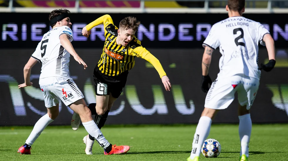 Sirius med Jamie Roche och Adam Hellborg tar sig an Häcken på bortaplan. Arkivbild.