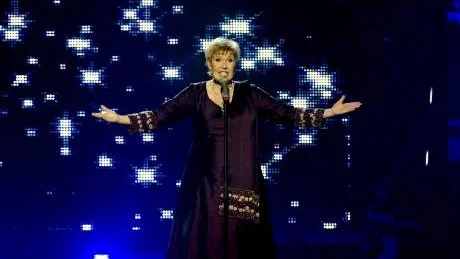 MALMÖ 2009-02-27 
Susanne Alfvengren framför låten Du är älskad där du går vid genrepet i deltävling 4 i Melodifestivalen 2009 i Malmö arena på fredagen. 
Foto: Pontus Lundahl / SCANPIX / Kod 10050