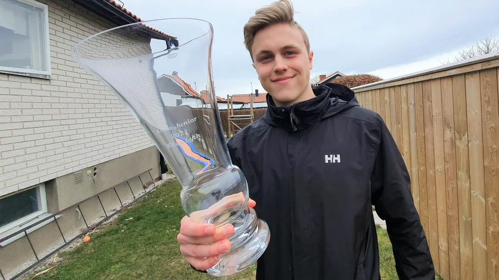 Elias Lyth simmade hem sitt första JSM-guld och år Årets junior 2021.
