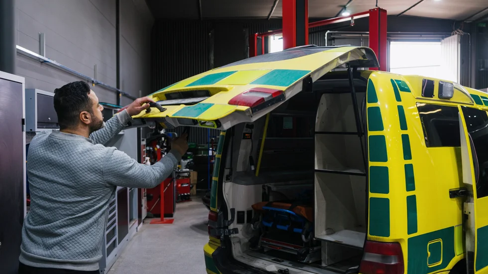 När idén om att skänka ambulanser och sjukvårdsmaterial till Ukraina kom upp på bordet var det lätt för att Arash Adib att säga ja till att hjälpa till att organisera det hela.