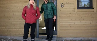 Sandra och Oscar har byggt hus på populära Klockarberget i Arvidsjaur: "Tack och lov har vi haft samma smak"