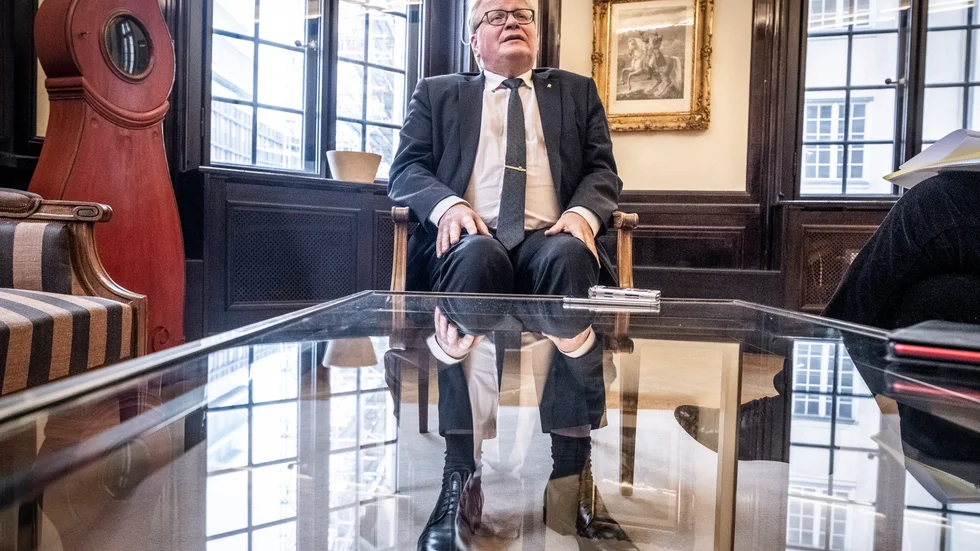 Sture Nilsson tycker att försvarsminister Peter Hultqvist far med osanningar.