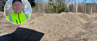 Vintergrus för över 150 000 kronor hamnar på Dammängen – för dyrt att rena: "Jag tar 14 ton per flak"