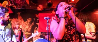 Världskänd gitarrist till Hide Blues