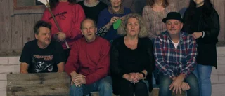 Cabarén kacklar i bygdegården