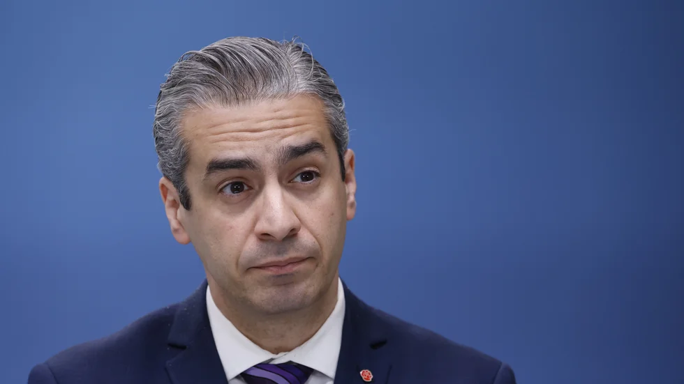 Energiminister Khashayar Farmanbar (S) kritiseras för uttalanden om kärnkraften som inte stämmer. 