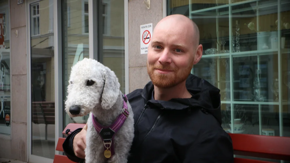 Andreas Bäckström och hunden Doris, Piteå: "I helgen ska vi på fotbollscup med barnen, så det blir en fotbollshelg i Storfors".