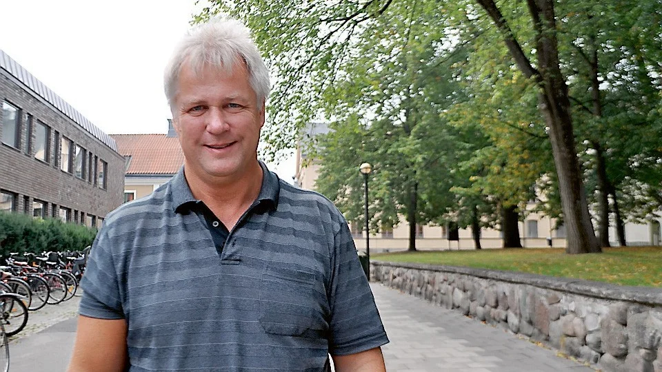 Jimmy Lindahl förklarar att det låga valdeltagandet i Ryd 5 kan bero på att många studenter bor där.