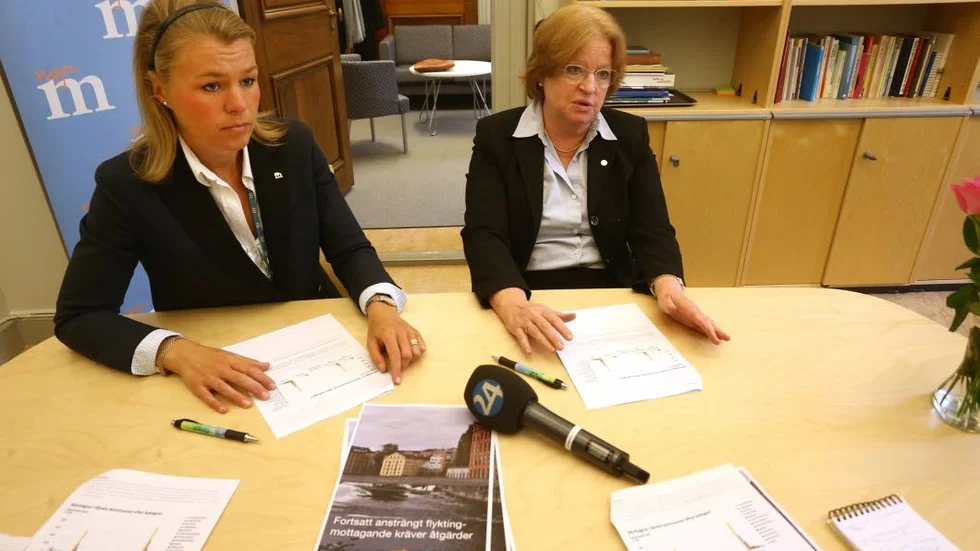 Kris. Oppositionsråden Sophia Jarl och Ingrid Cassel (M) vill att kommuner med låg arbetslöshet tar större ansvar i flyktingmottagandet.