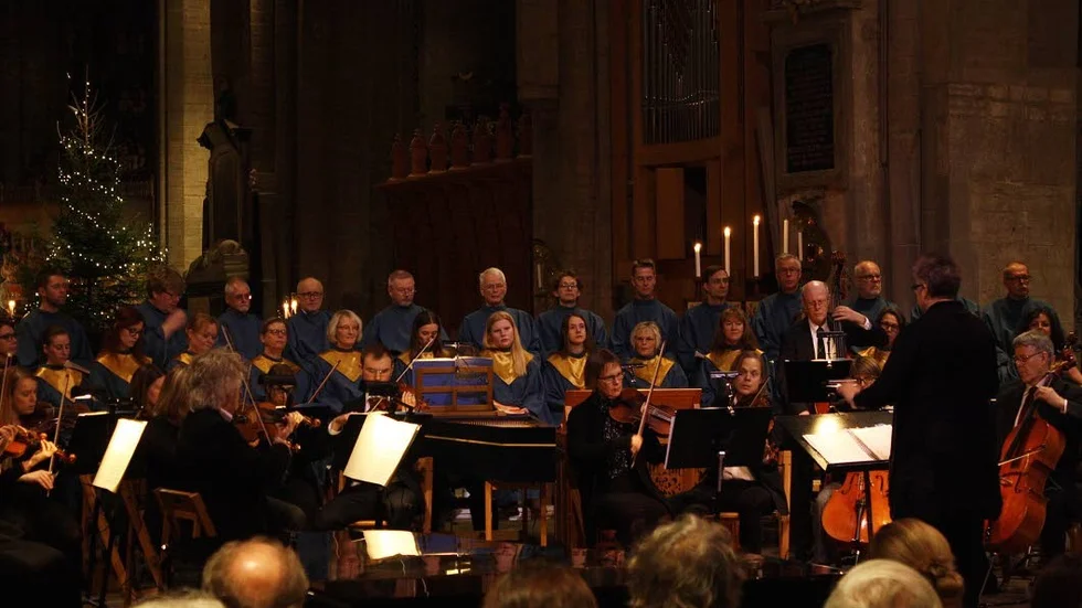 Messiansk julstämning med dirigent Marie-Louise Beckman och Torbjörn Köhl första violin i Domkyrkan