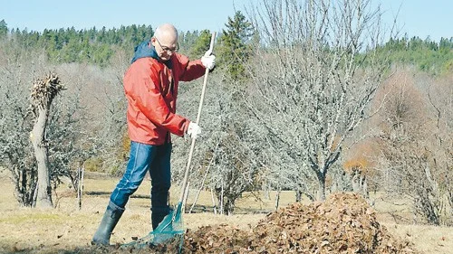 Gunnar Ölfvingsson var med och vårstädade tillsammans med Per Wall, Erik Bengtsson och Kaj Dahlskog.