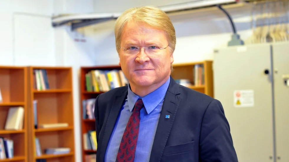 Lars Adaktusson fick utbyta tankar och åsikter med människor som arbetar med EU-migranter och bistånd. Foto: Tommy Pettersson