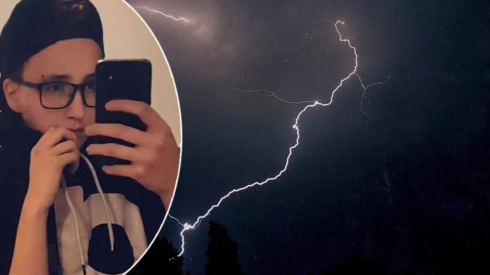 Amanda Holmlund fotade åsk- och blixtvädret från Skäggetorp under onsdagsnatten.