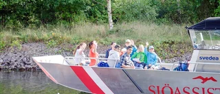 Västerviksvärdar bjöds på skärgårdstur