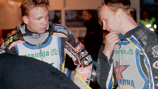 Utslagna. Michael Jepsen Jensen och Joonas Kylmäkorpi fick en deppig tisdagskväll i Kumla. Dackarna förlorade den andra semifinalen med 58-32 och nu är säsongen över.