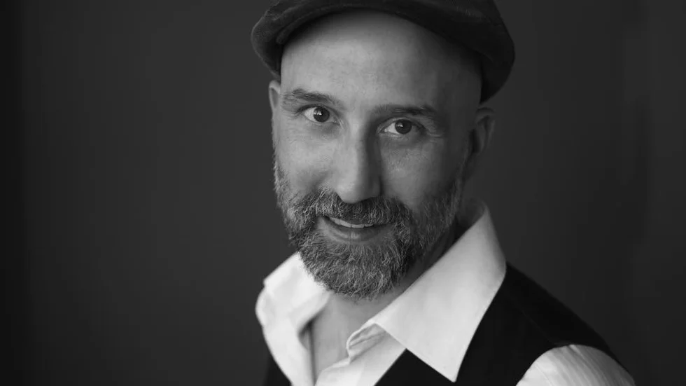 Dan Vyleta är född i 1974 Tjeckien, uppvuxen i Tyskland, utbildad i Storbritannien och bor numera i Kanada.