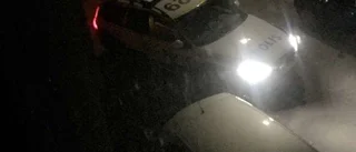 Flera polisbilar letade droger