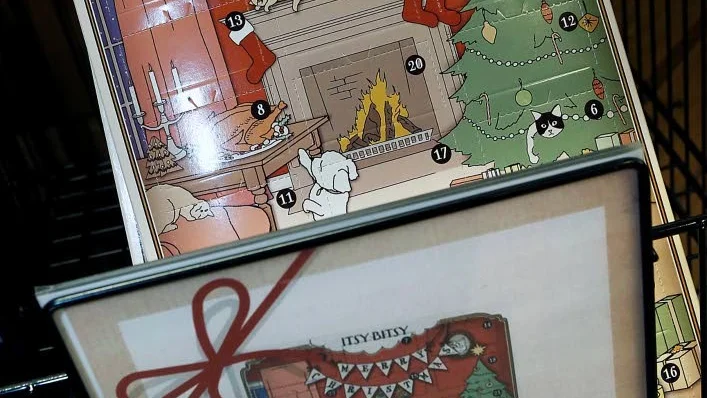 Adventskalender med små godisbitar i, till både hund och katt.