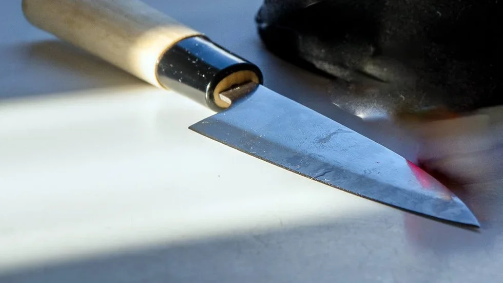En person ska ha blivit knivhuggen i benet under helgen i Överum.