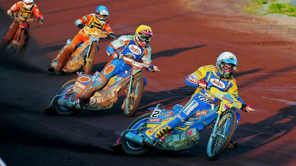 Tomasz Gollob, vit huva, ska genomgå en komplicerad operation i Schweiz, Lausanne.