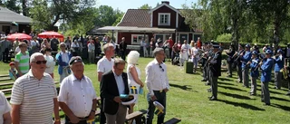 Nationaldagsfirande i strålande sol