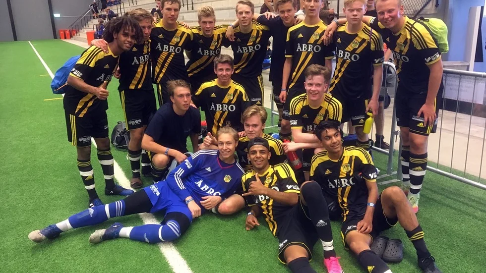 P18 vann och avancerade i turneringen efter straffdrama mot Åkersberga. Foto: Privat