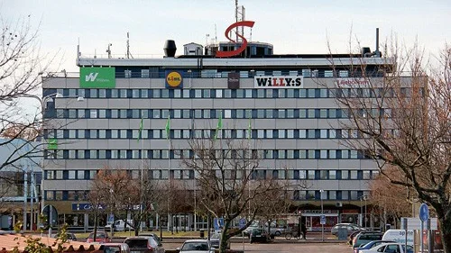 En videobutik i Skäggetorps centrum i Linköping rånades vid tiotiden igår.